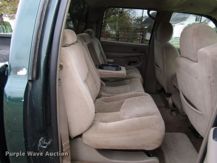 image for item DG6672 2003 Chevrolet Silverado 1500HD Crew Cab pickup truck