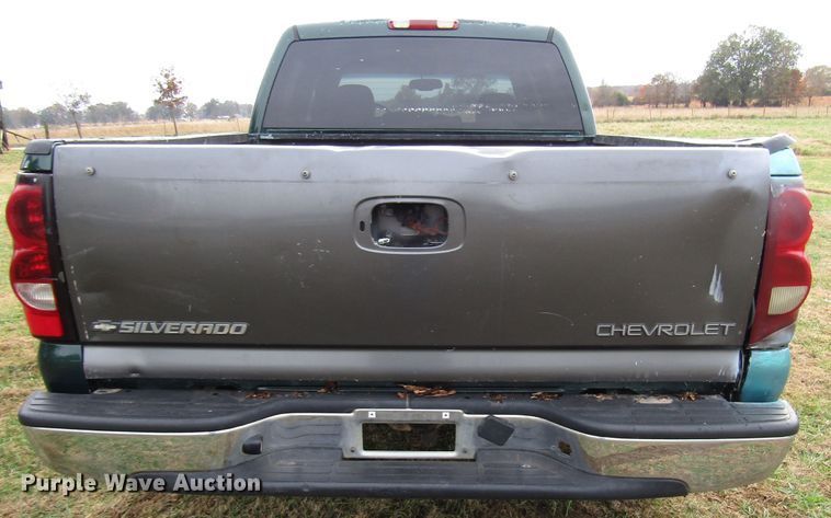 image for item DG6672 2003 Chevrolet Silverado 1500HD Crew Cab pickup truck