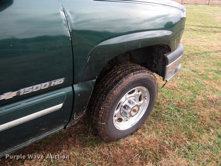 image for item DG6672 2003 Chevrolet Silverado 1500HD Crew Cab pickup truck