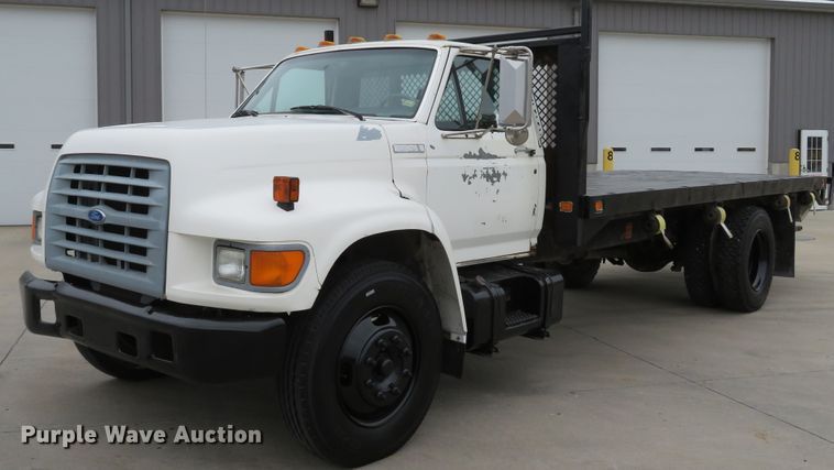 image for item DH1631 1995 Ford F700 flatbed truck