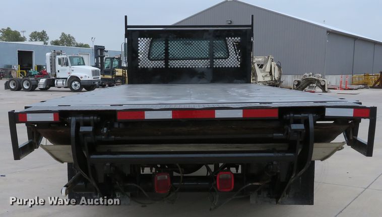 image for item DH1631 1995 Ford F700 flatbed truck