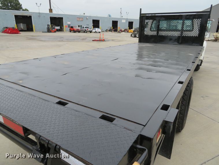 image for item DH1631 1995 Ford F700 flatbed truck