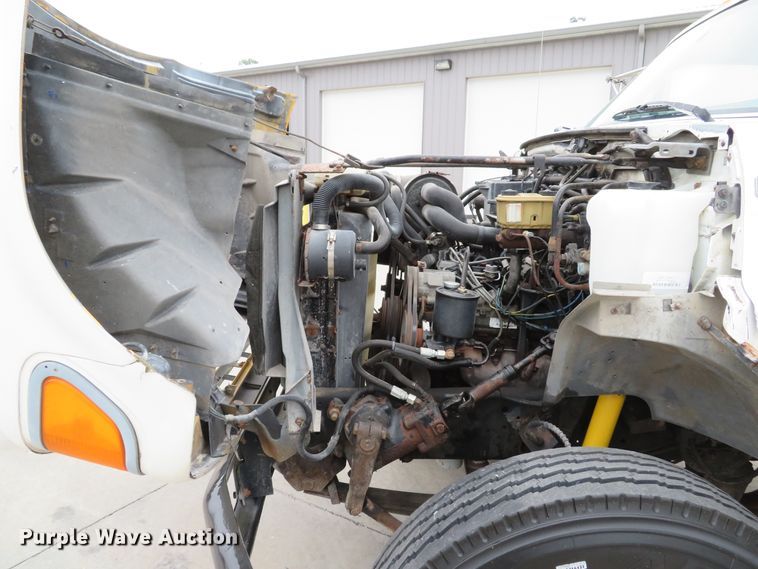 image for item DH1631 1995 Ford F700 flatbed truck