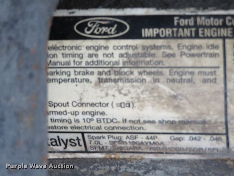 image for item DH1631 1995 Ford F700 flatbed truck