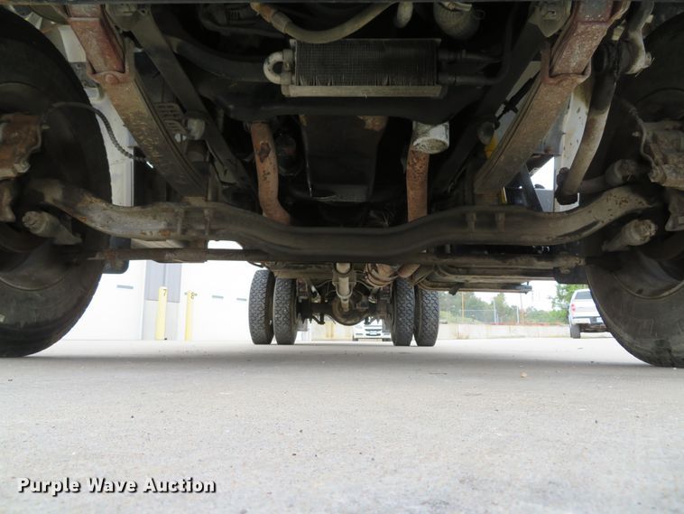 image for item DH1631 1995 Ford F700 flatbed truck