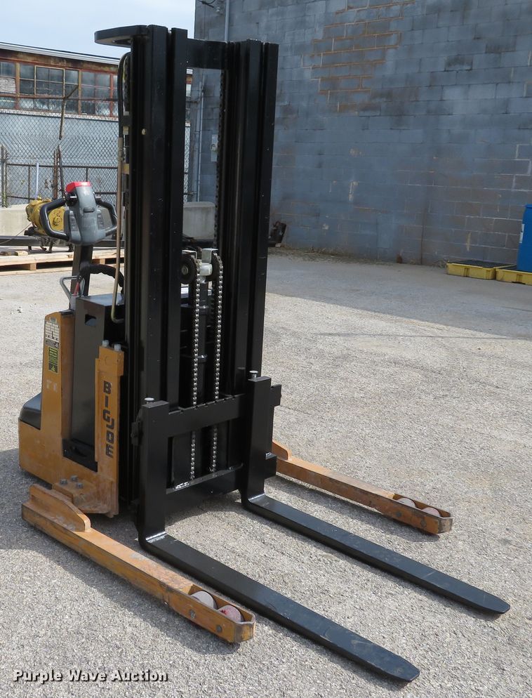 image for item DH1635 Big Joe PDS-25-157-TRI forklift