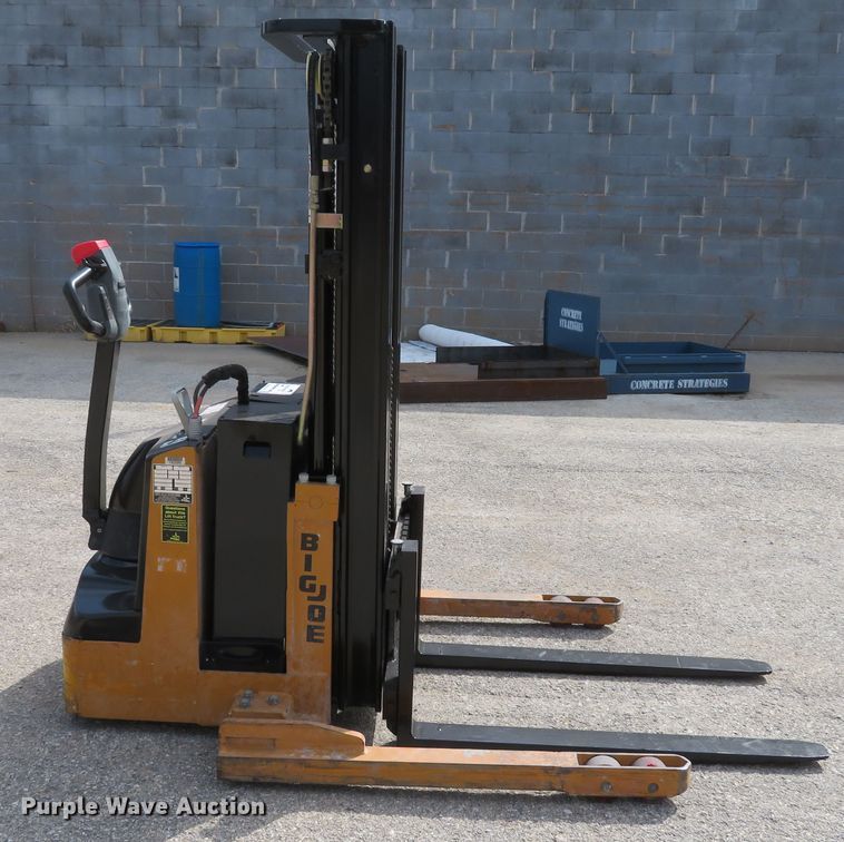 image for item DH1635 Big Joe PDS-25-157-TRI forklift