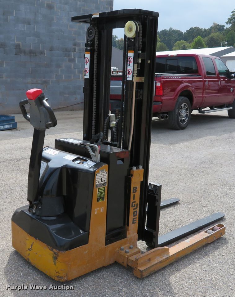 image for item DH1635 Big Joe PDS-25-157-TRI forklift