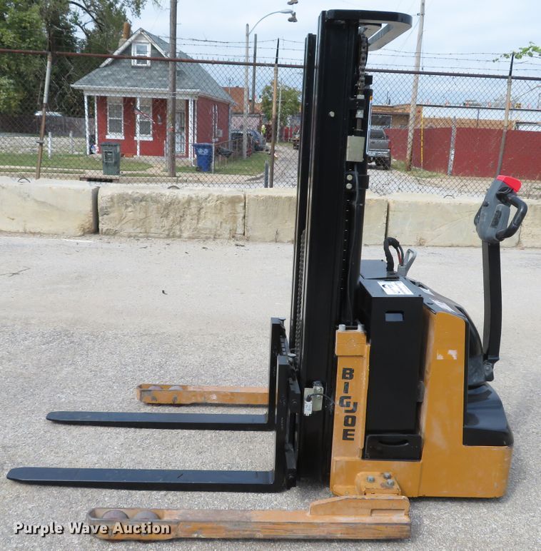 image for item DH1635 Big Joe PDS-25-157-TRI forklift