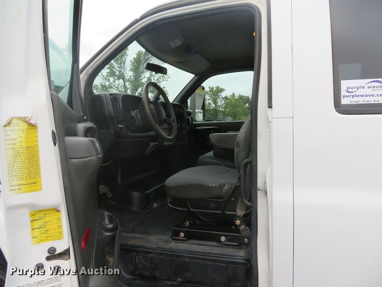 image for item DH1651 2006 Chevrolet C4500 flatbed truck