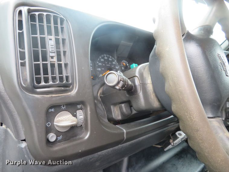 image for item DH1651 2006 Chevrolet C4500 flatbed truck