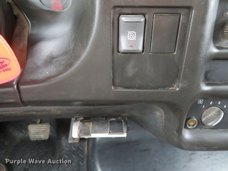 image for item DH1651 2006 Chevrolet C4500 flatbed truck