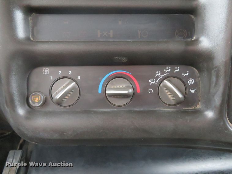 image for item DH1651 2006 Chevrolet C4500 flatbed truck