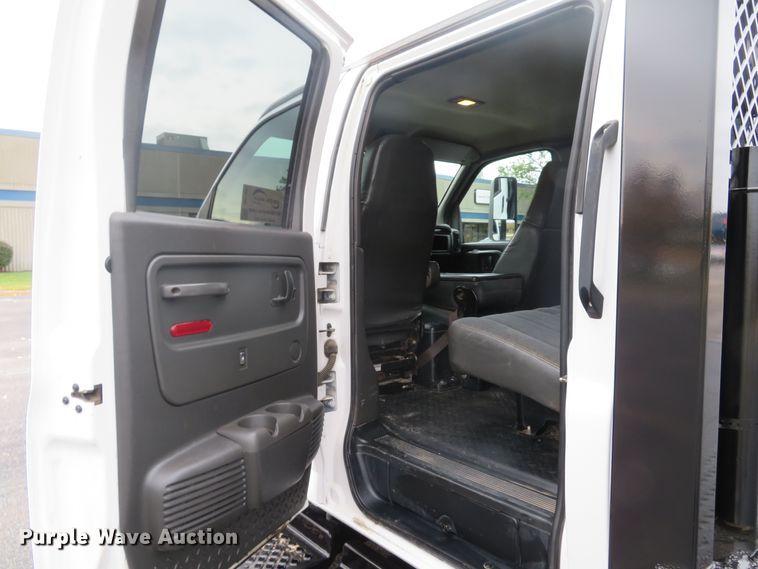 image for item DH1651 2006 Chevrolet C4500 flatbed truck