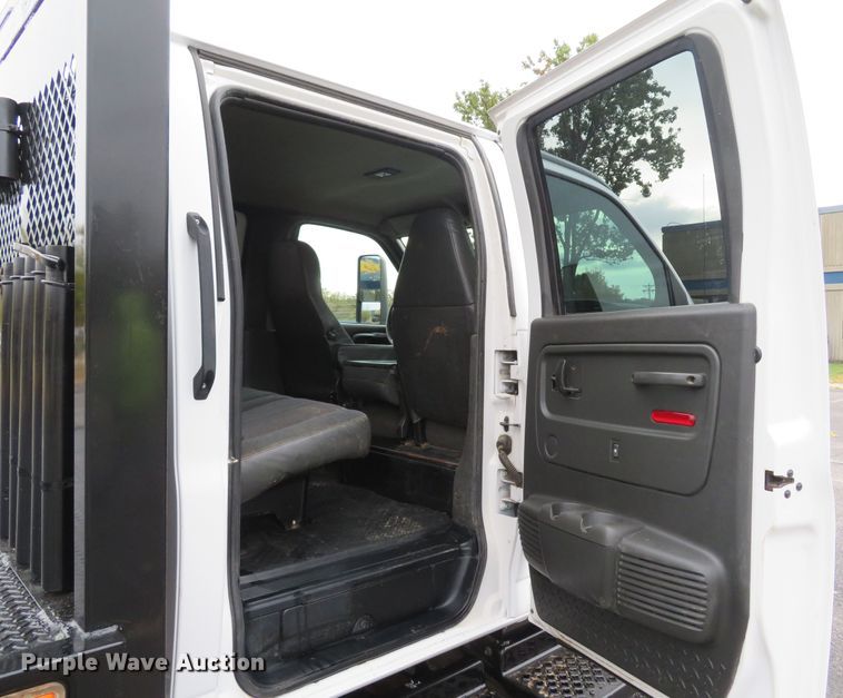 image for item DH1651 2006 Chevrolet C4500 flatbed truck