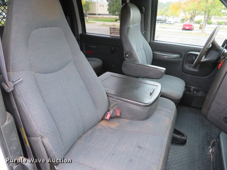 image for item DH1651 2006 Chevrolet C4500 flatbed truck