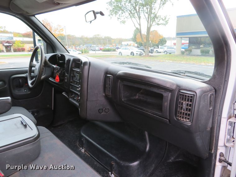 image for item DH1651 2006 Chevrolet C4500 flatbed truck