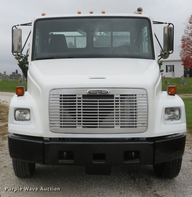 image for item DH1652 2002 Freightliner FL70 service truck
