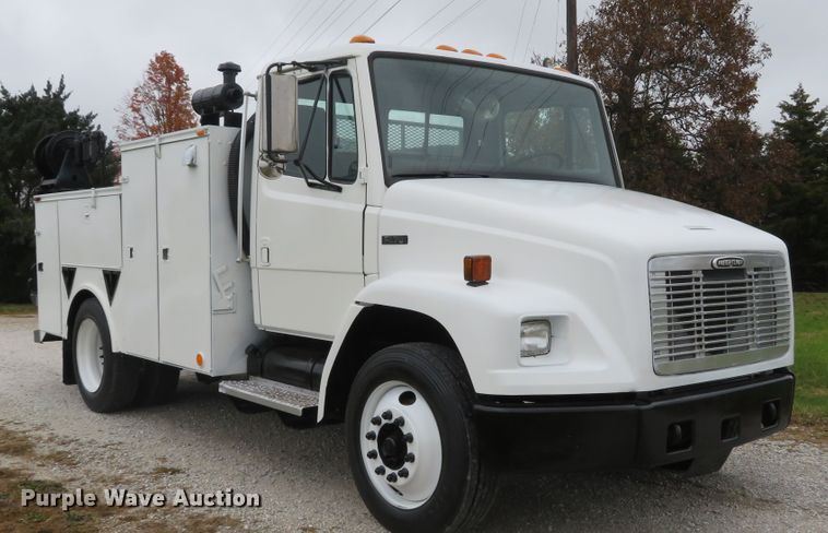 image for item DH1652 2002 Freightliner FL70 service truck