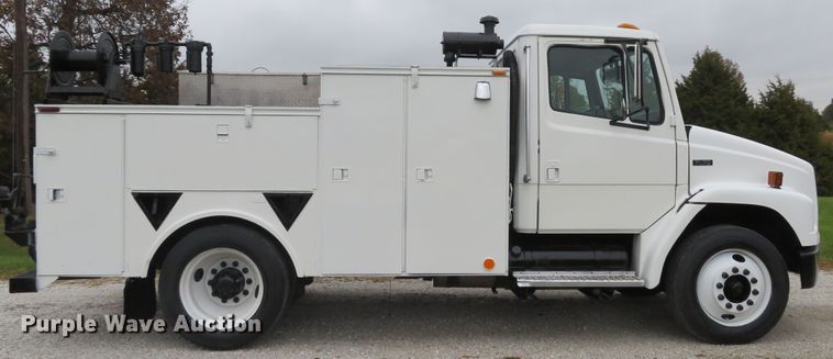 image for item DH1652 2002 Freightliner FL70 service truck