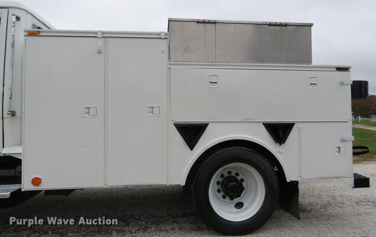 image for item DH1652 2002 Freightliner FL70 service truck