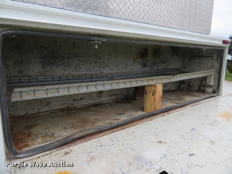 image for item DH1652 2002 Freightliner FL70 service truck