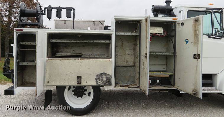 image for item DH1652 2002 Freightliner FL70 service truck