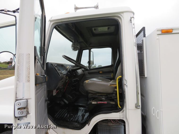 image for item DH1652 2002 Freightliner FL70 service truck