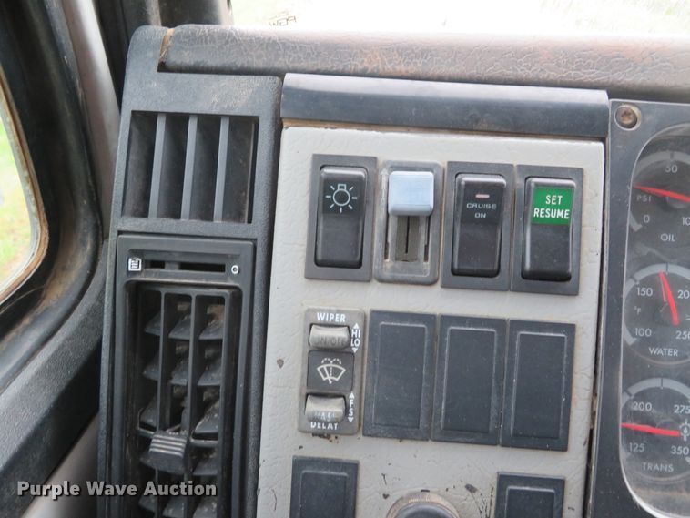 image for item DH1652 2002 Freightliner FL70 service truck