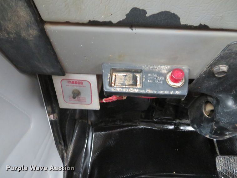 image for item DH1652 2002 Freightliner FL70 service truck