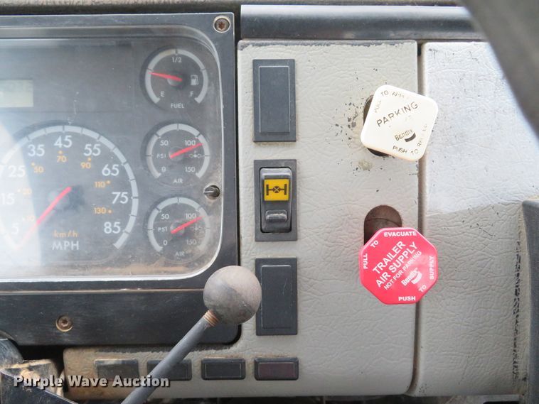 image for item DH1652 2002 Freightliner FL70 service truck