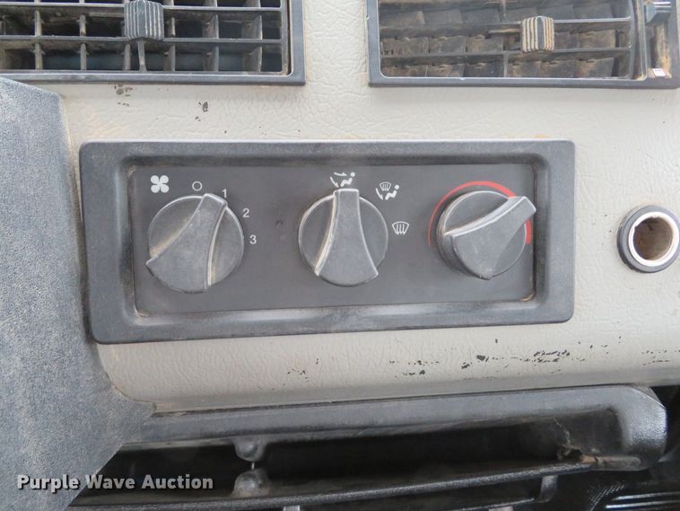 image for item DH1652 2002 Freightliner FL70 service truck