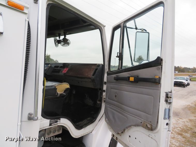 image for item DH1652 2002 Freightliner FL70 service truck