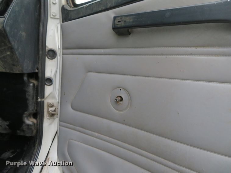 image for item DH1652 2002 Freightliner FL70 service truck