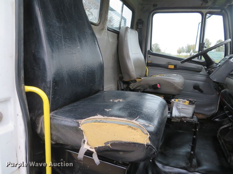 image for item DH1652 2002 Freightliner FL70 service truck