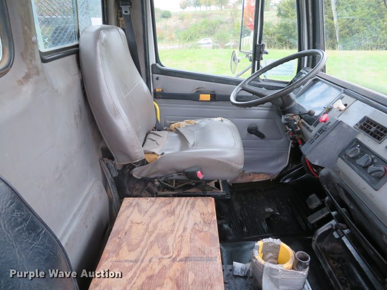 image for item DH1652 2002 Freightliner FL70 service truck