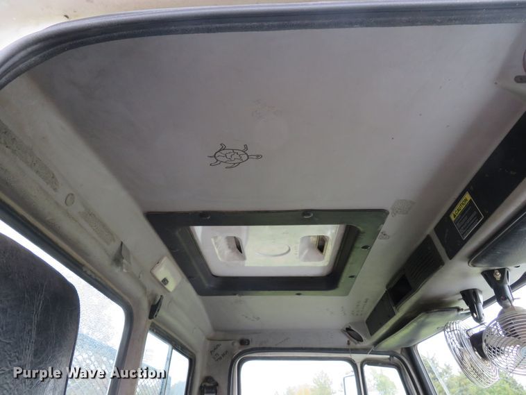 image for item DH1652 2002 Freightliner FL70 service truck