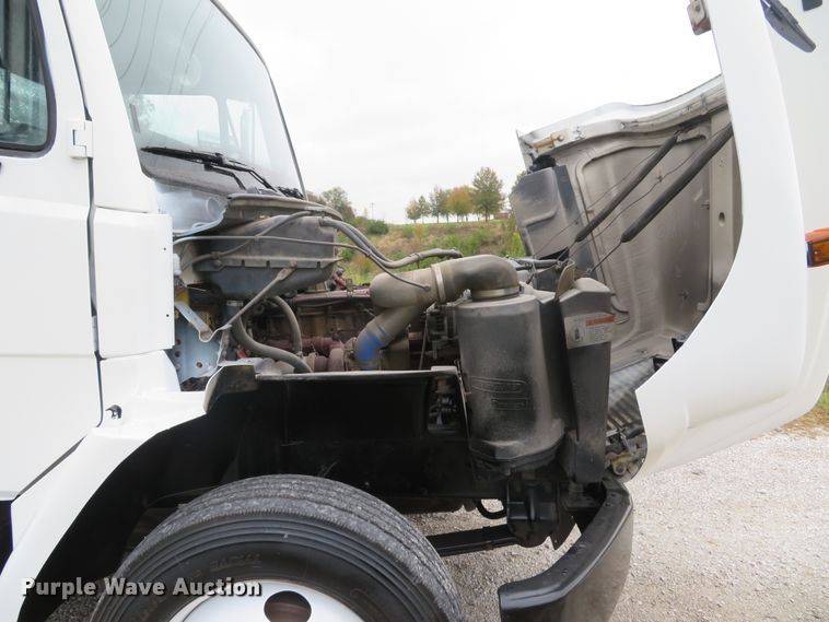 image for item DH1652 2002 Freightliner FL70 service truck