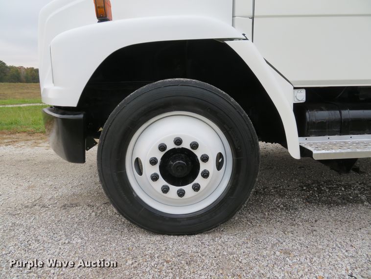 image for item DH1652 2002 Freightliner FL70 service truck