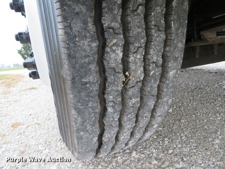 image for item DH1652 2002 Freightliner FL70 service truck