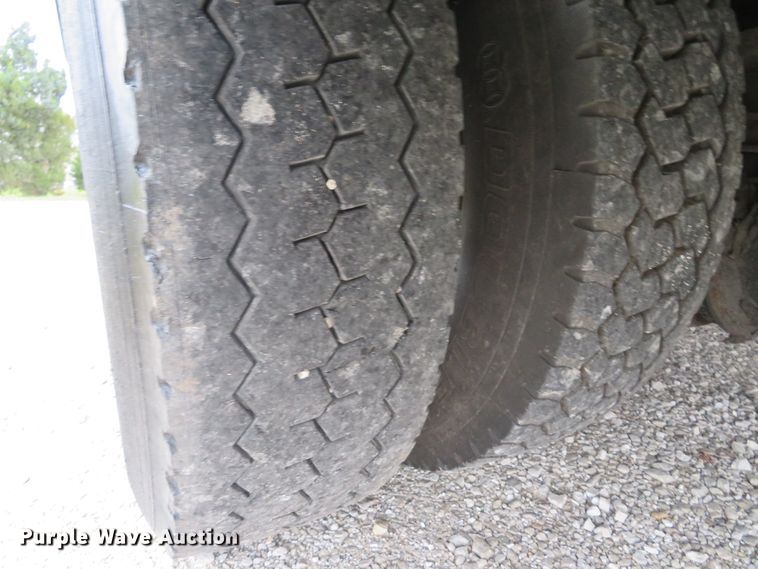 image for item DH1652 2002 Freightliner FL70 service truck