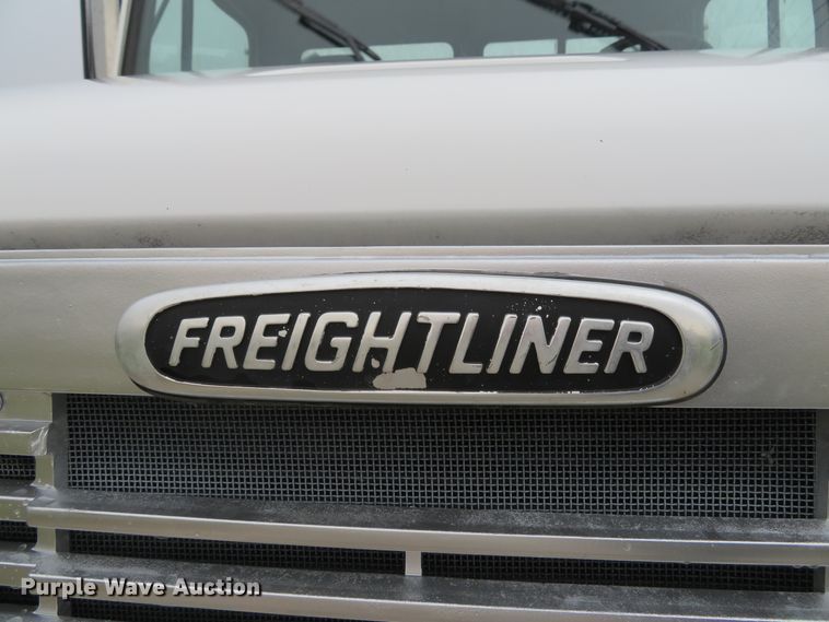 image for item DH1652 2002 Freightliner FL70 service truck