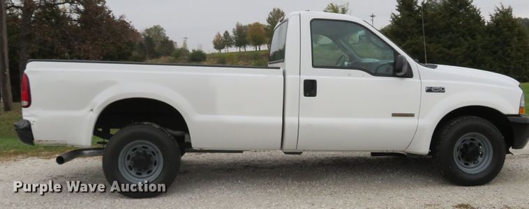 image for item DH1653 2004 Ford F250 Super Duty XL pickup truck