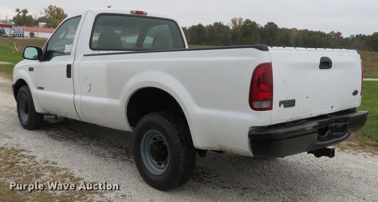 image for item DH1653 2004 Ford F250 Super Duty XL pickup truck