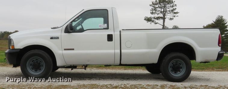 image for item DH1653 2004 Ford F250 Super Duty XL pickup truck
