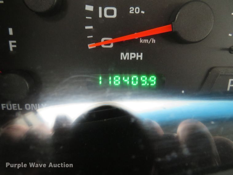 image for item DH1653 2004 Ford F250 Super Duty XL pickup truck