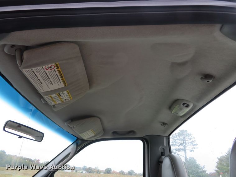 image for item DH1653 2004 Ford F250 Super Duty XL pickup truck