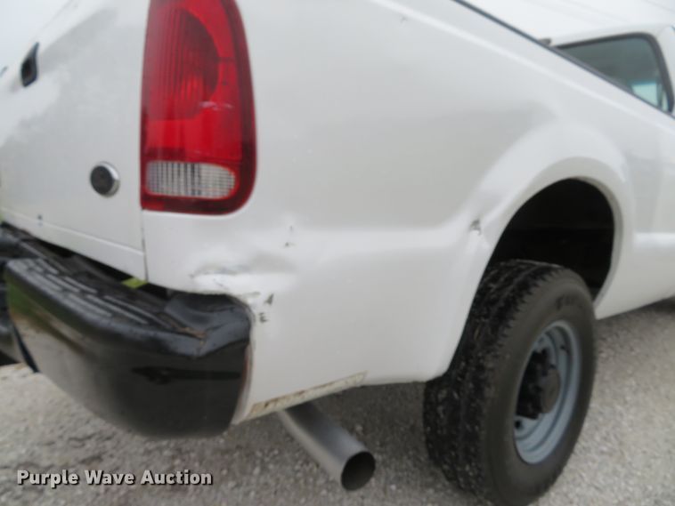 image for item DH1653 2004 Ford F250 Super Duty XL pickup truck
