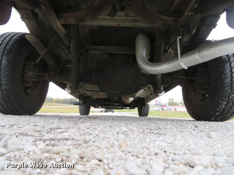 image for item DH1653 2004 Ford F250 Super Duty XL pickup truck