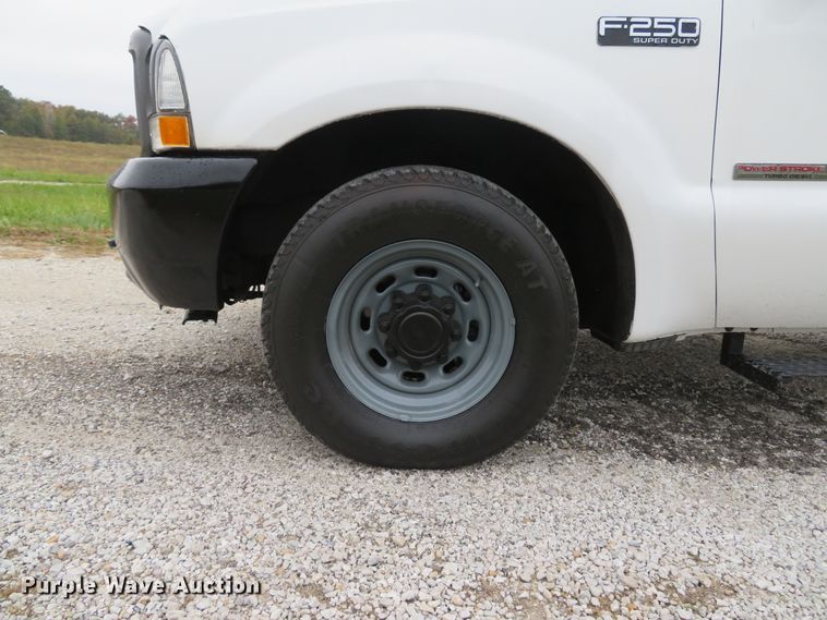 image for item DH1653 2004 Ford F250 Super Duty XL pickup truck